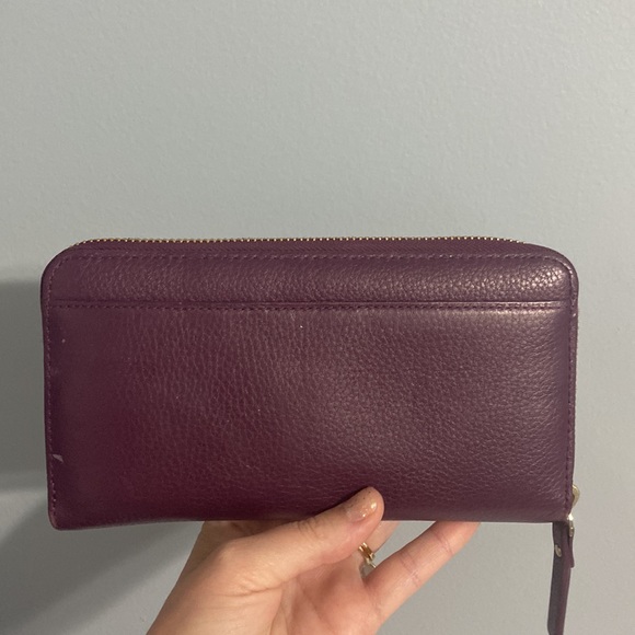 GUC plum Kate spade zip wallet - Picture 2 of 4